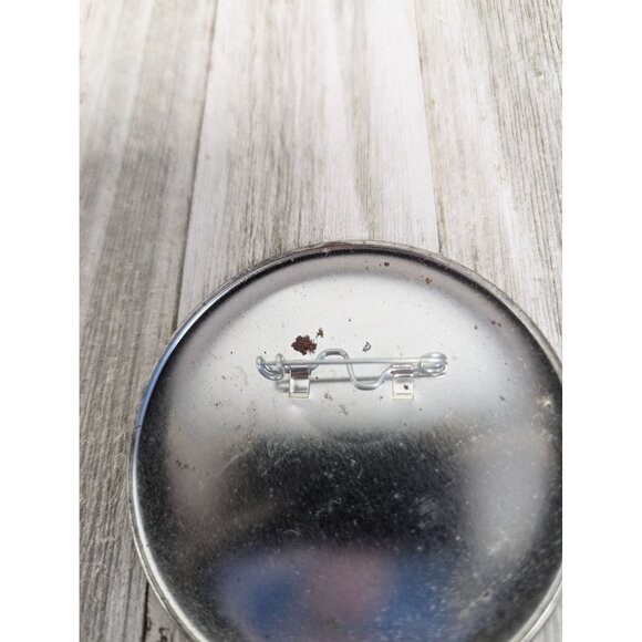 WWF Attitude Era Akclaim Sports Get It! Collectible Metal Pinback Button Badge - Picture 3 of 4